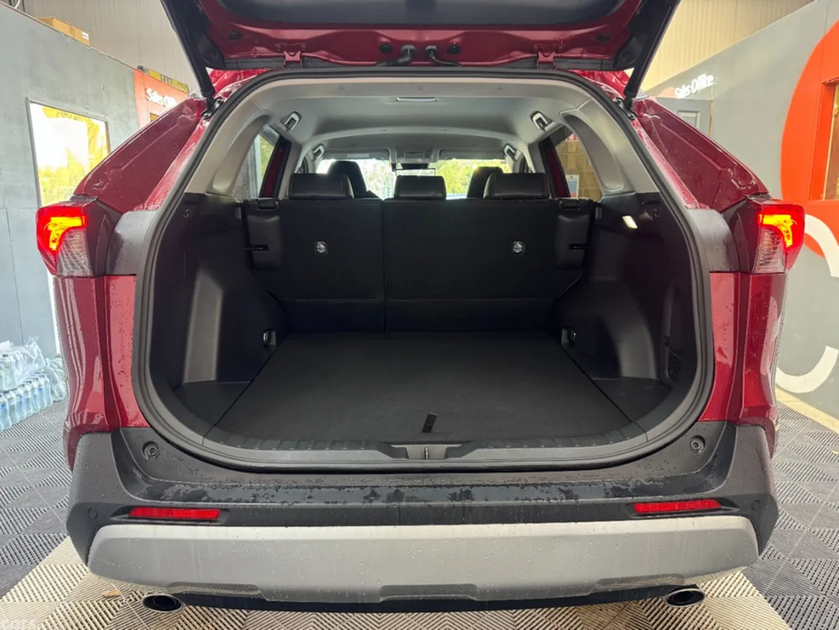Toyota RAV4 SUV, Petrol Hybrid, 2023, Red