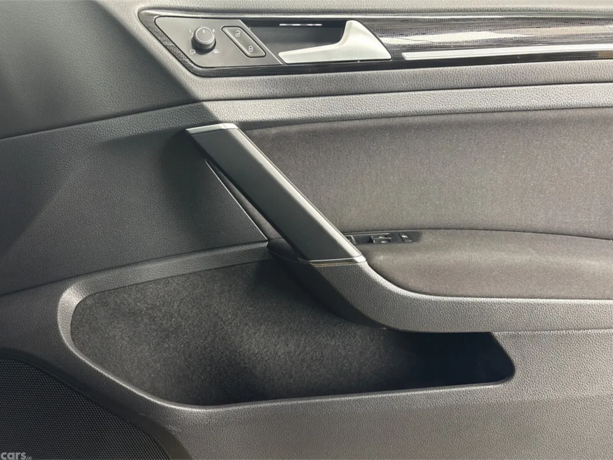 Volkswagen Golf Hatchback, Petrol, 2018, Yellow