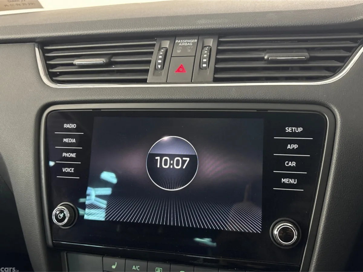 Skoda Octavia Hatchback, Petrol, 2020, Grey