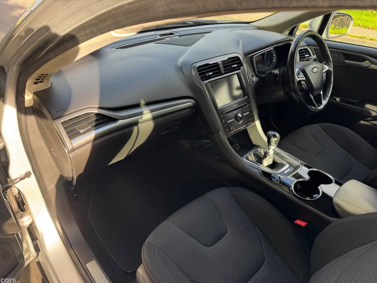 Ford Mondeo Hatchback, Diesel, 2015, Silver