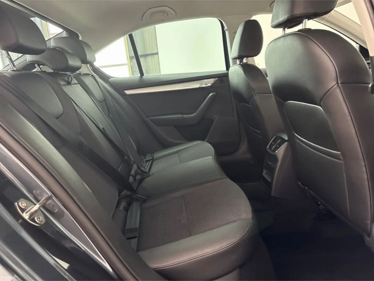 Skoda Octavia Hatchback, Petrol, 2020, Grey