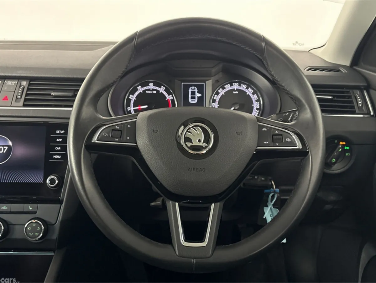 Skoda Octavia Hatchback, Petrol, 2020, Grey