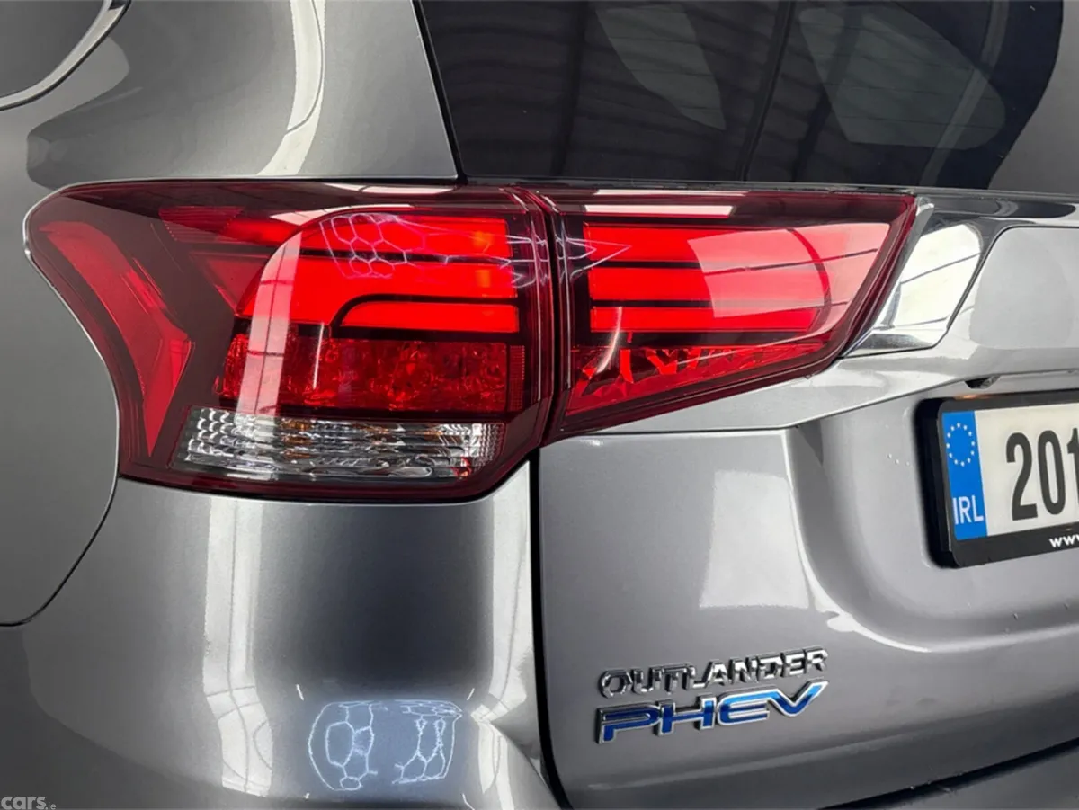 Mitsubishi Outlander Estate, Petrol Plug-in Hybrid, 2020, Grey