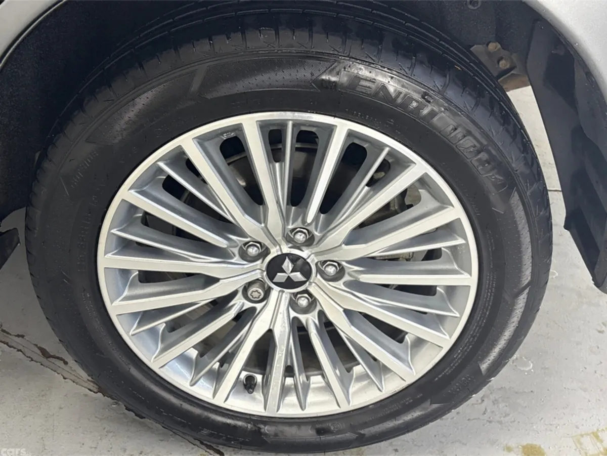 Mitsubishi Outlander Estate, Petrol Plug-in Hybrid, 2020, Grey