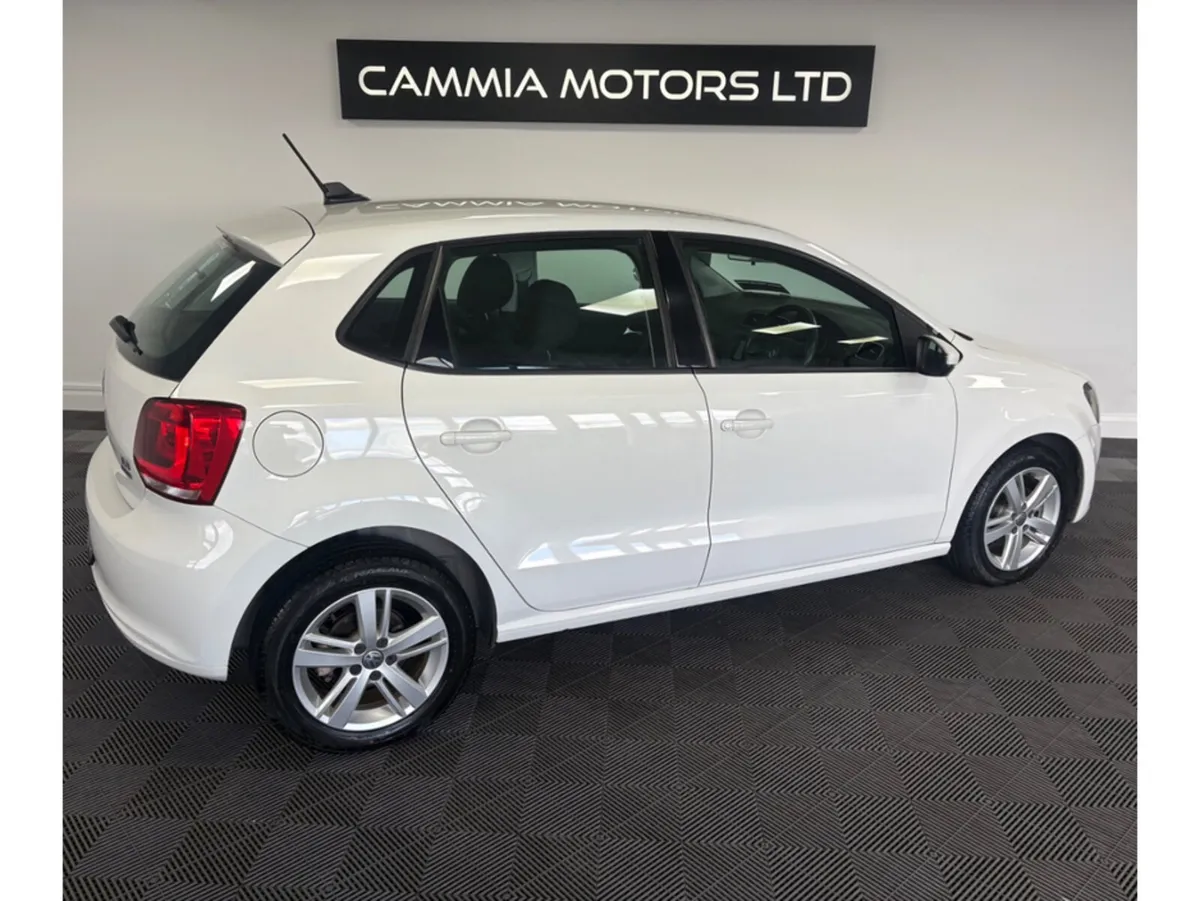 Volkswagen Polo Hatchback, Petrol, 2014, White