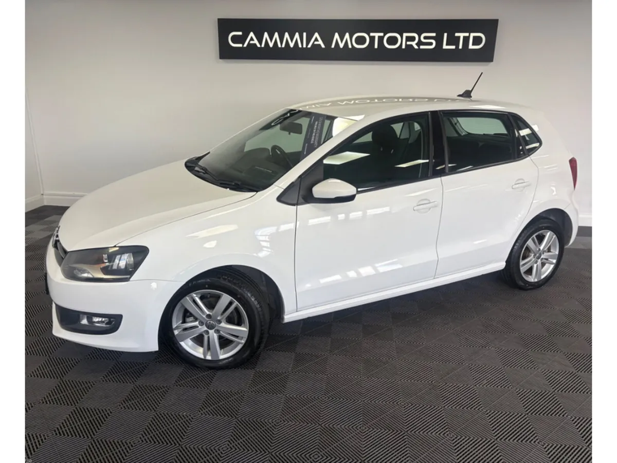 Volkswagen Polo Hatchback, Petrol, 2014, White