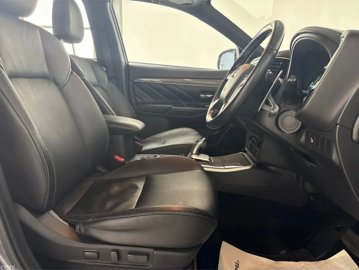 Mitsubishi Outlander Estate, Petrol Plug-in Hybrid, 2020, Grey