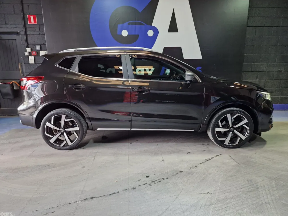 Nissan Qashqai SUV, Diesel, 2020, Black