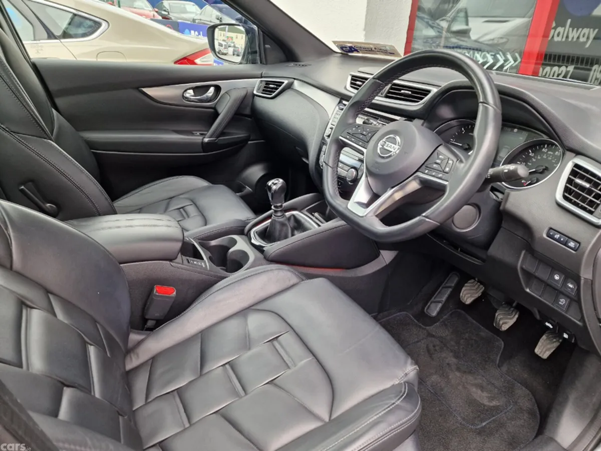 Nissan Qashqai SUV, Diesel, 2020, Black