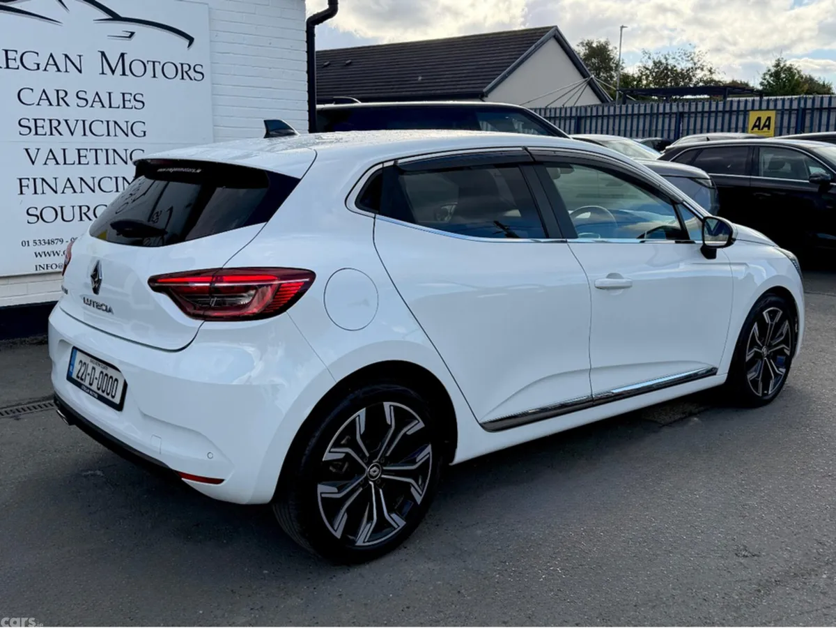 Renault Clio Hatchback, Petrol, 2022, White