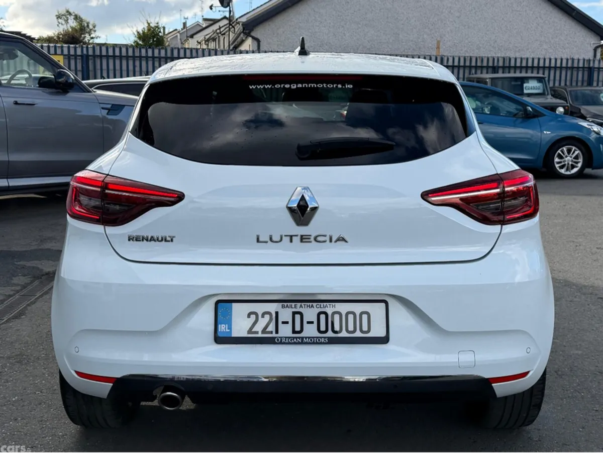 Renault Clio Hatchback, Petrol, 2022, White
