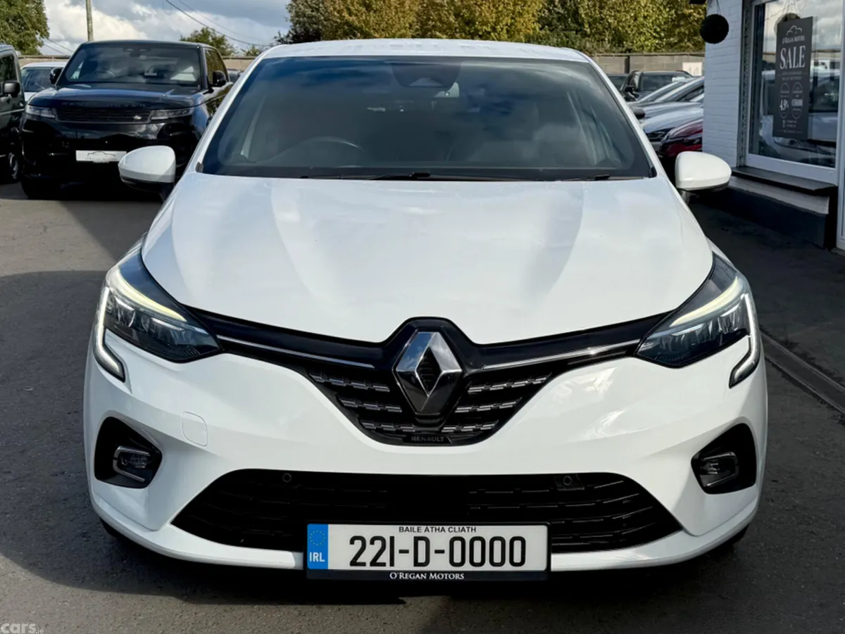 Renault Clio Hatchback, Petrol, 2022, White
