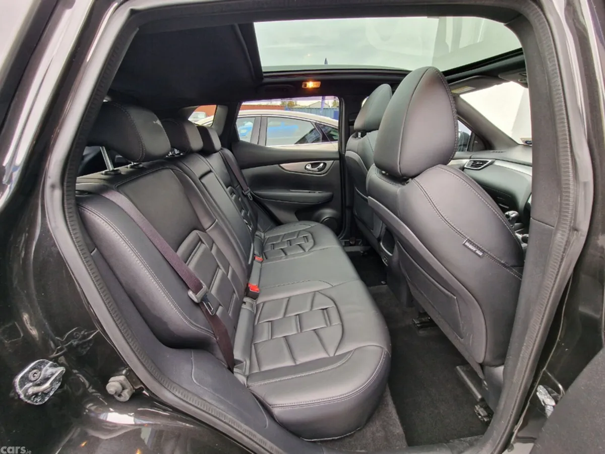 Nissan Qashqai SUV, Diesel, 2020, Black