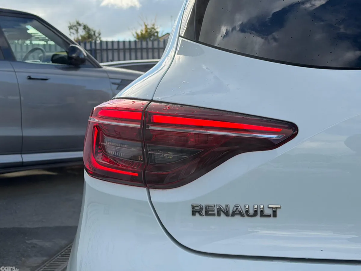 Renault Clio Hatchback, Petrol, 2022, White