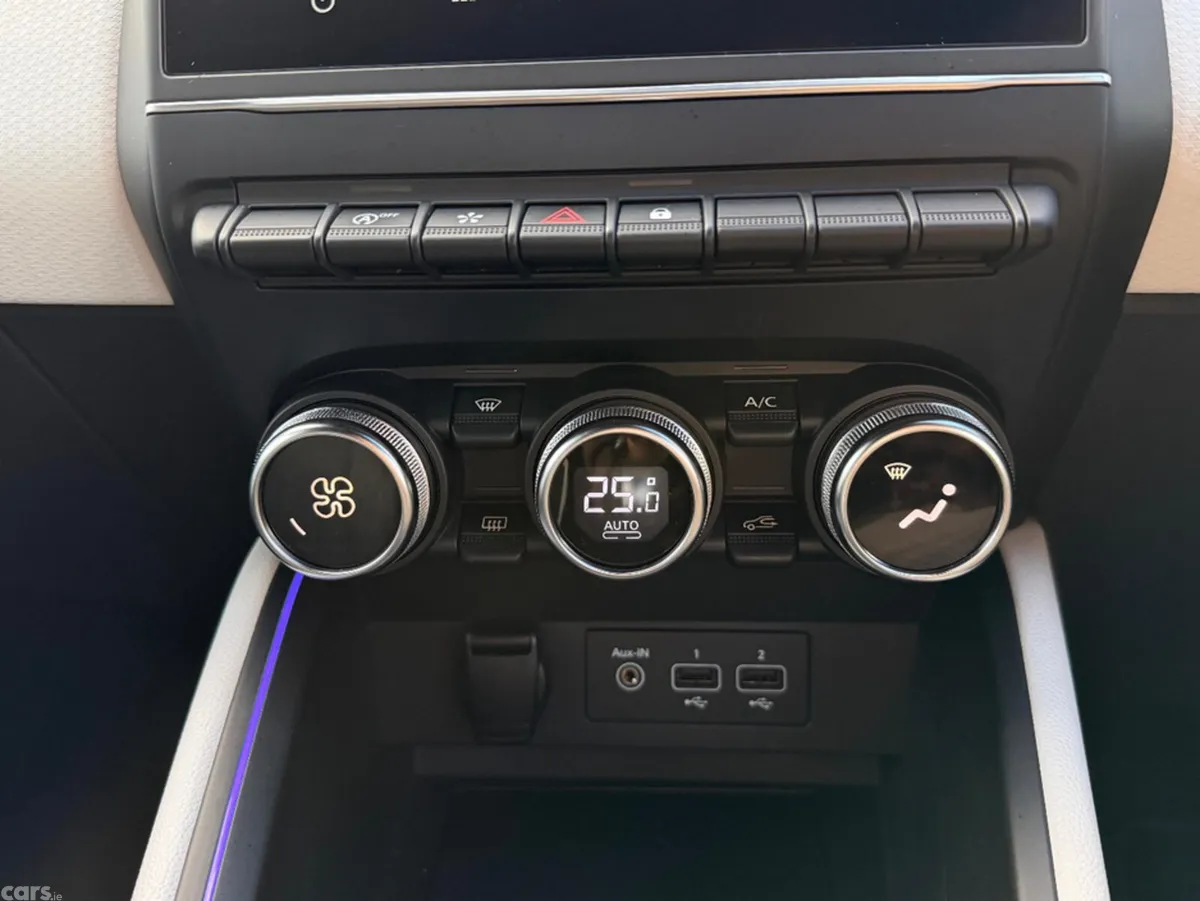 Renault Clio Hatchback, Petrol, 2022, White