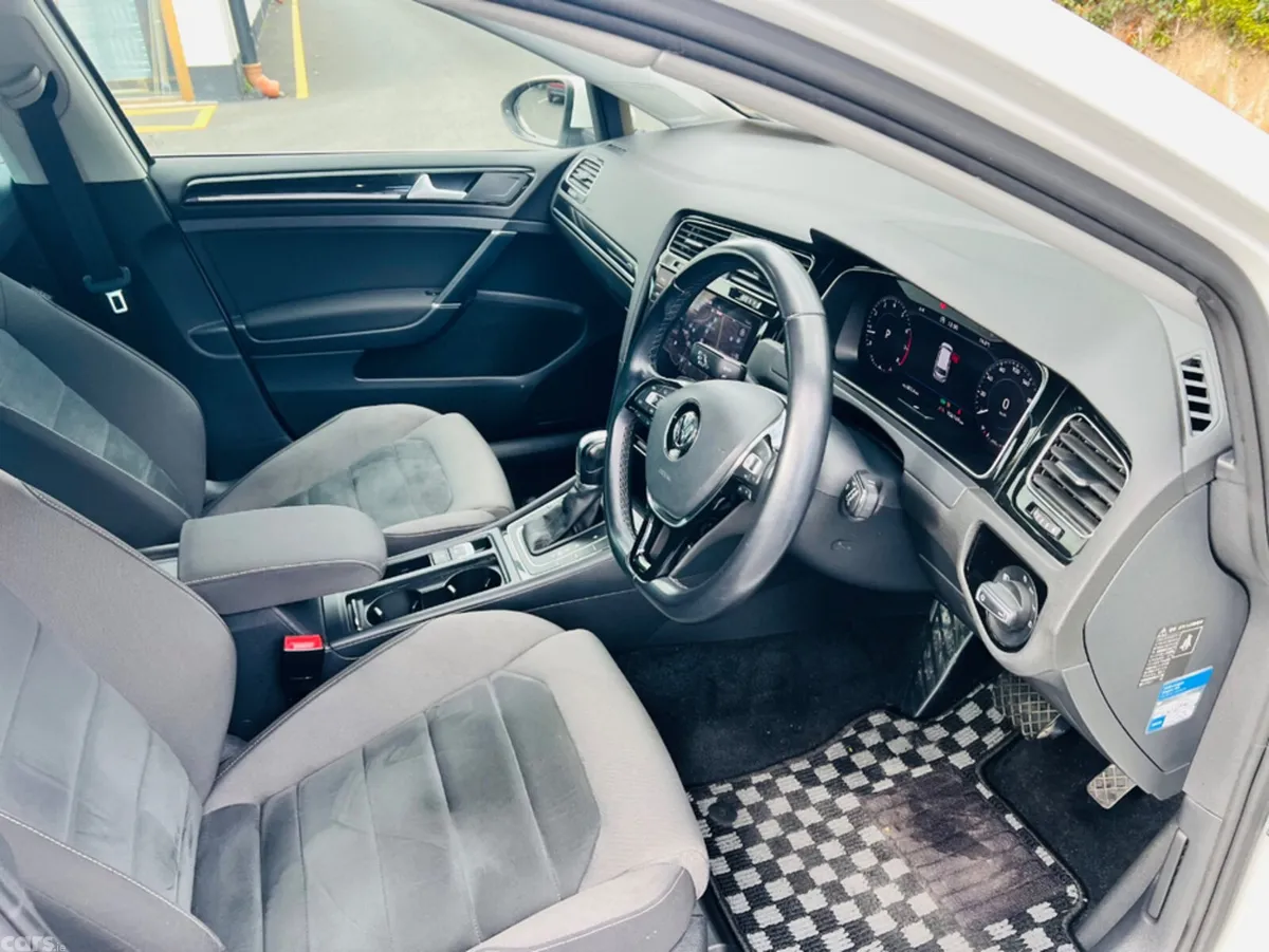 Volkswagen Golf Estate, Petrol, 2019, White