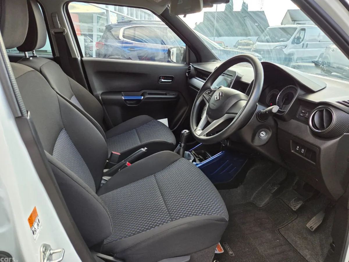 Suzuki Ignis Hatchback, Petrol, 2021, White