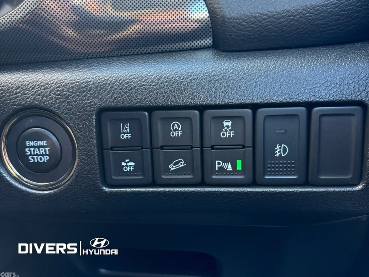 Suzuki Vitara Hatchback, Petrol, 2021, White