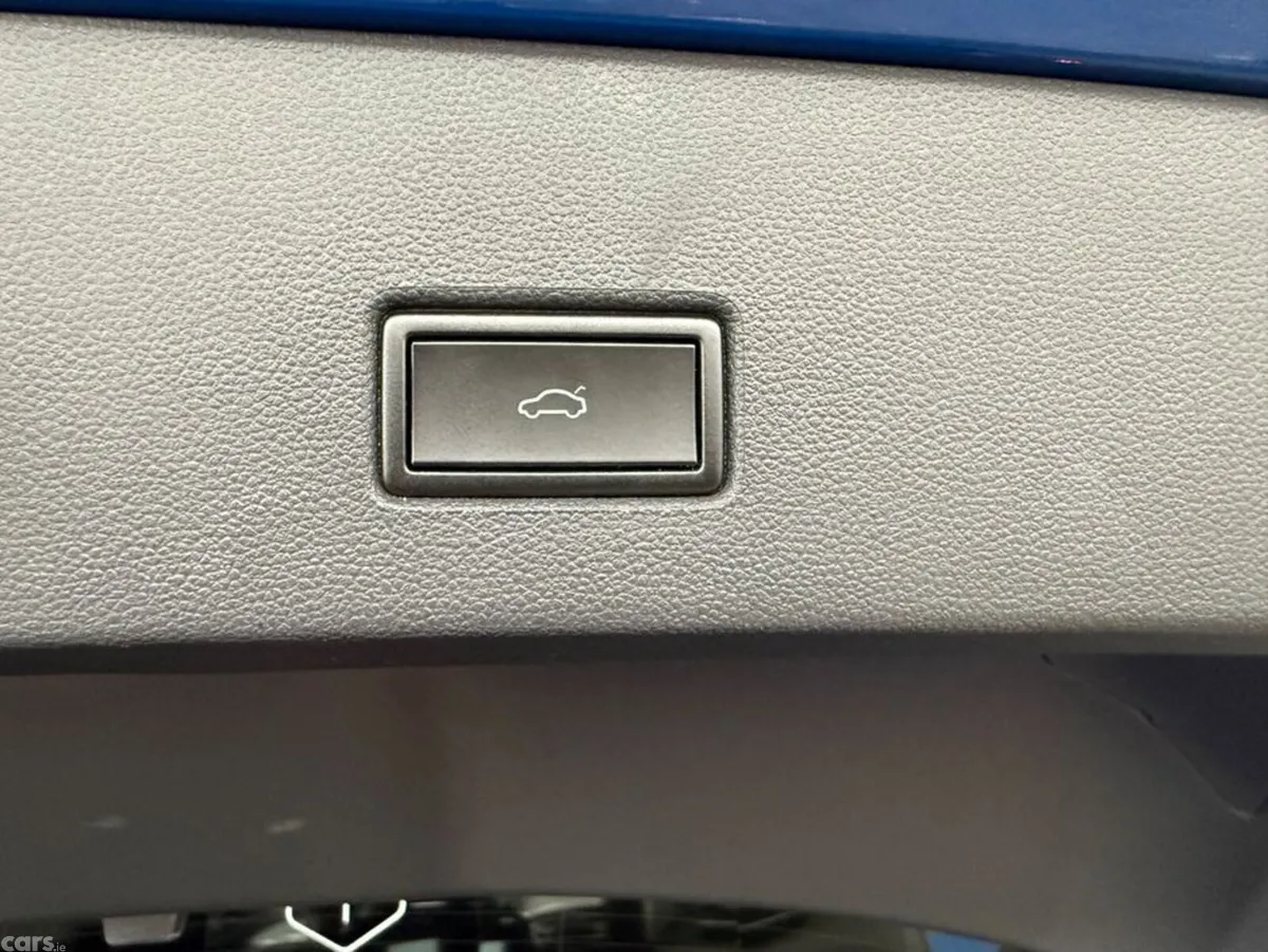 Volkswagen T-Roc SUV, Diesel, 2022, Blue
