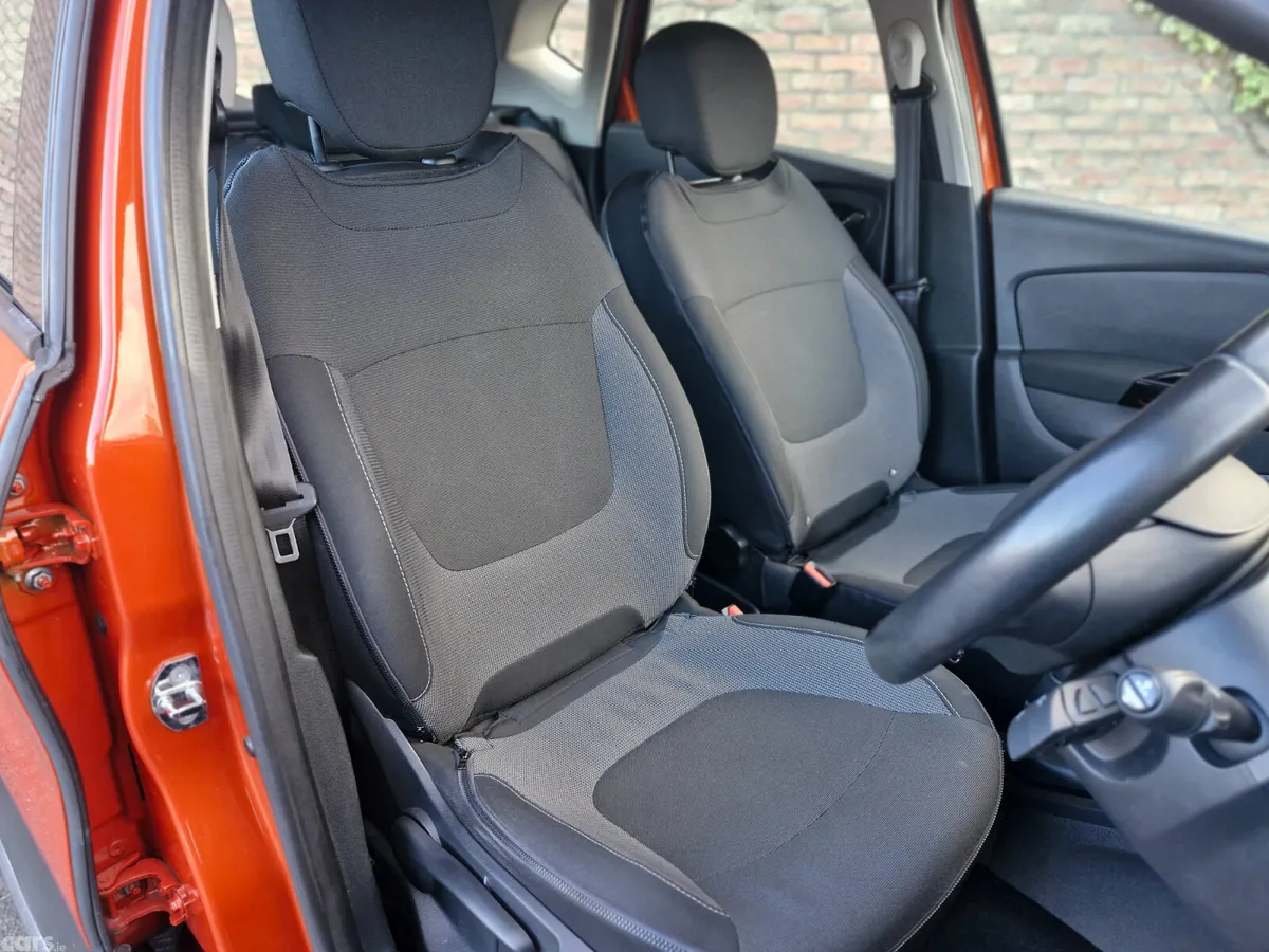 Renault Captur Hatchback, Petrol, 2016, Orange