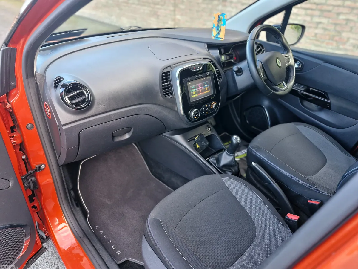 Renault Captur Hatchback, Petrol, 2016, Orange