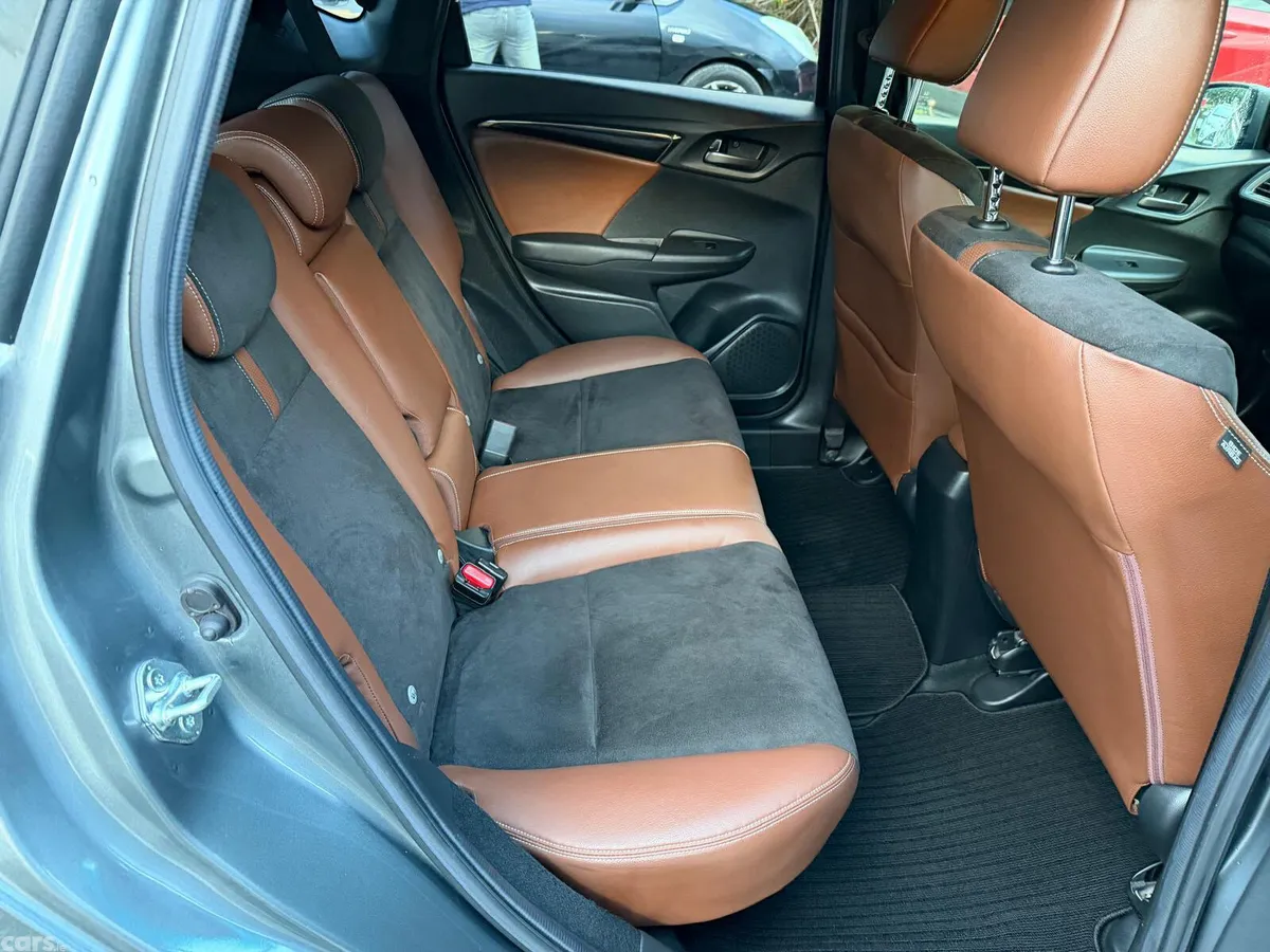 Honda Fit Hatchback, Petrol Hybrid, 2018, Grey