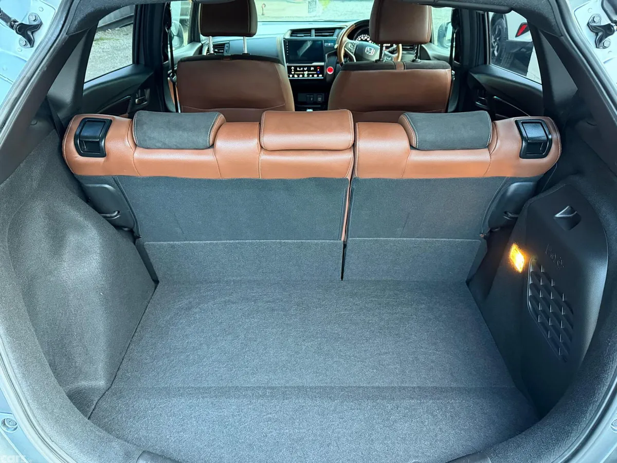 Honda Fit Hatchback, Petrol Hybrid, 2018, Grey