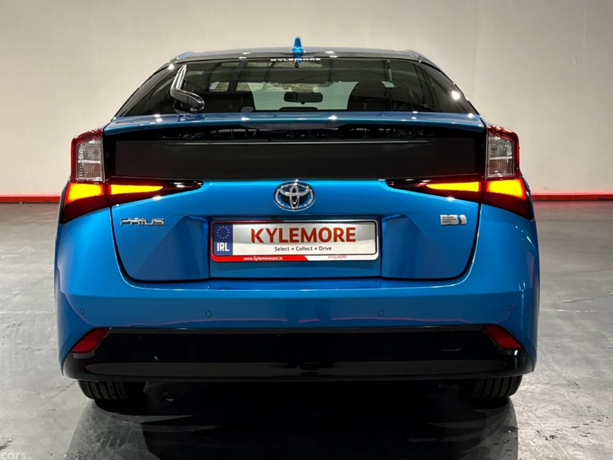 Toyota Prius Hatchback, Petrol Hybrid, 2019, Blue
