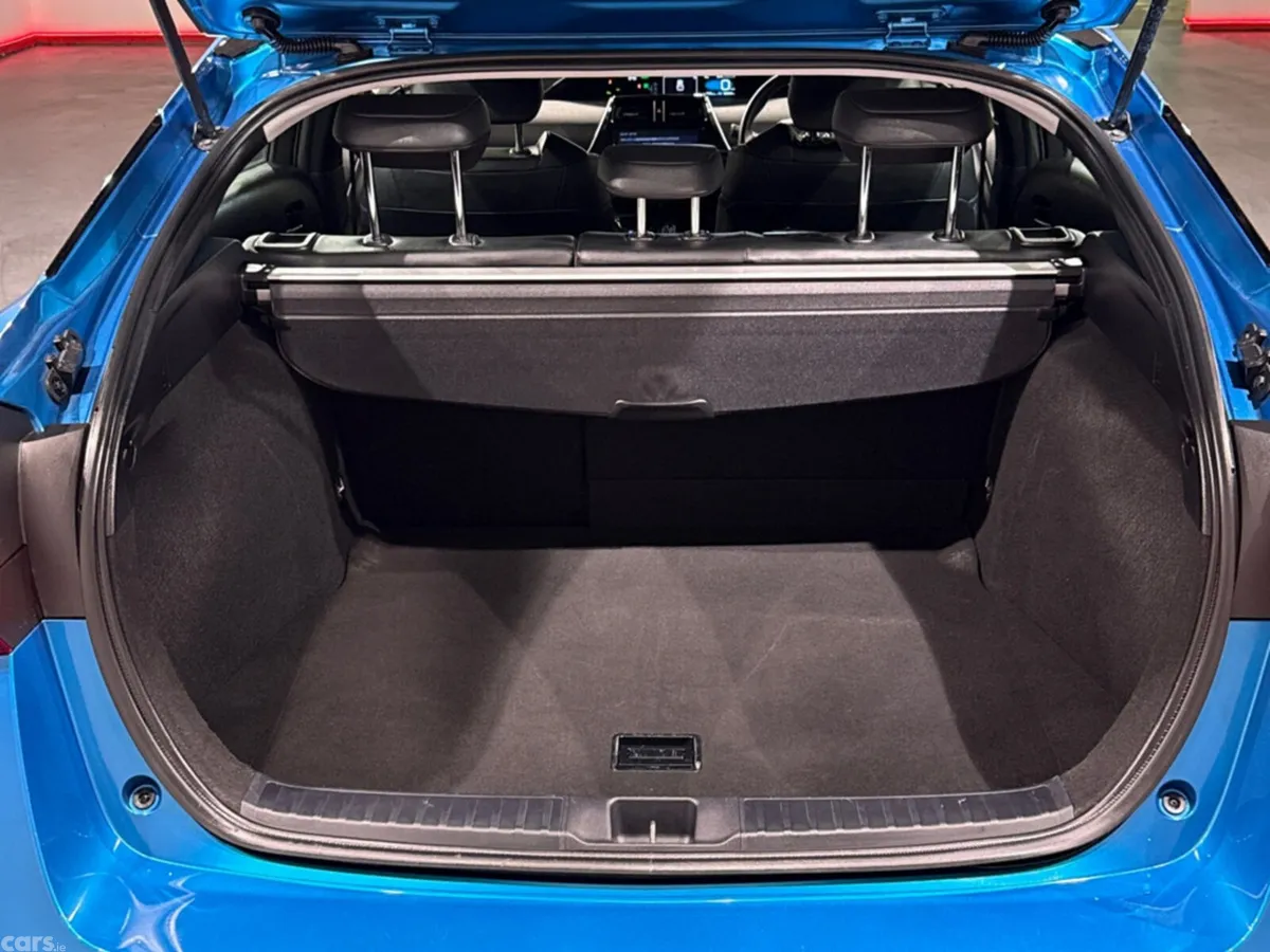 Toyota Prius Hatchback, Petrol Hybrid, 2019, Blue