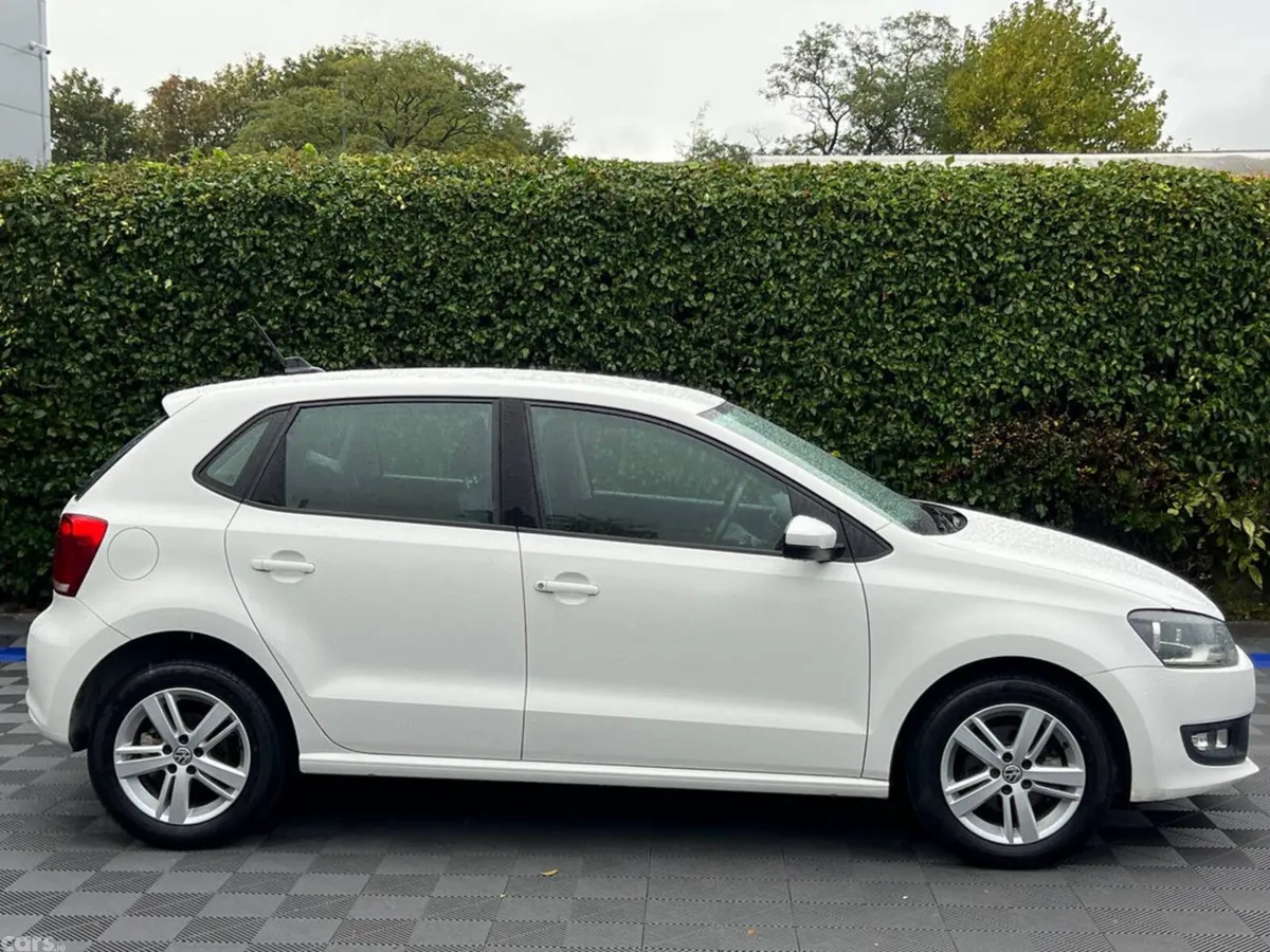 Volkswagen Polo Hatchback, Petrol, 2013, White
