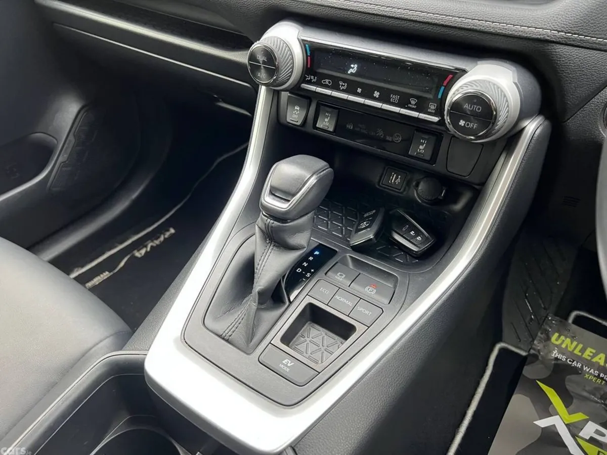 Toyota RAV4 Estate, Petrol Hybrid, 2023, White