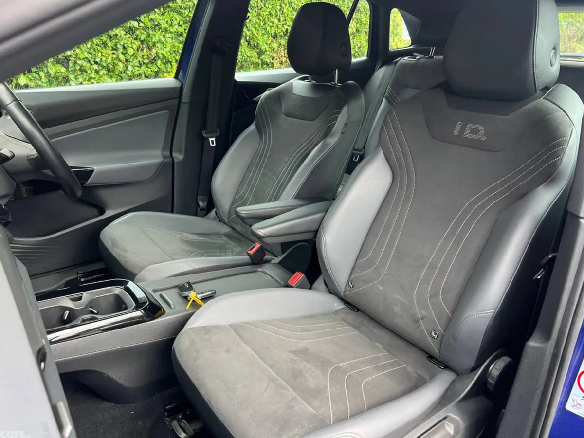 Volkswagen ID.4 SUV, Electric, 2023, Blue