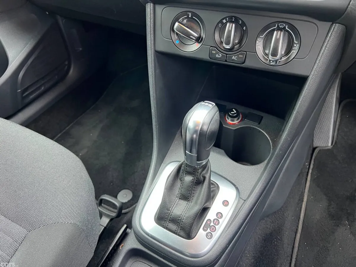 Volkswagen Polo Hatchback, Petrol, 2013, White