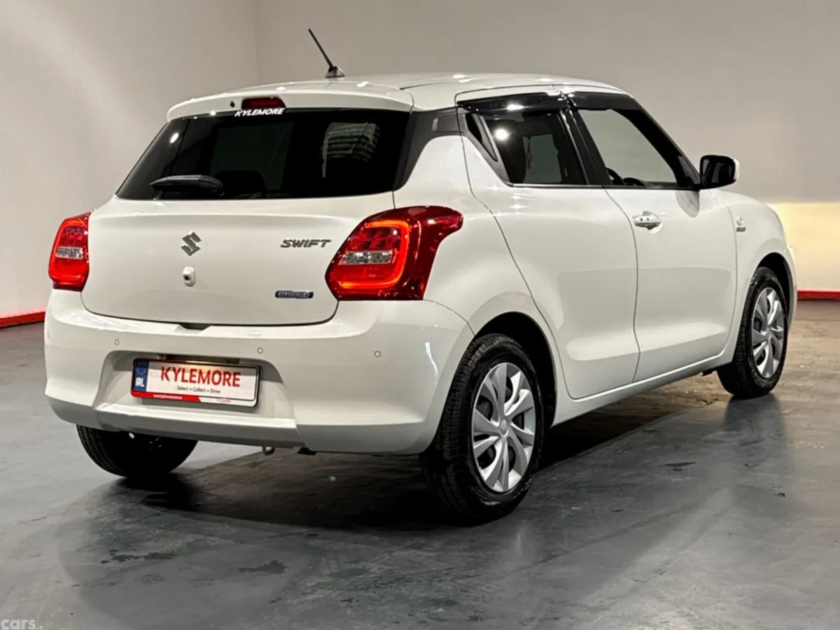 Suzuki Swift Hatchback, Petrol Hybrid, 2021, White