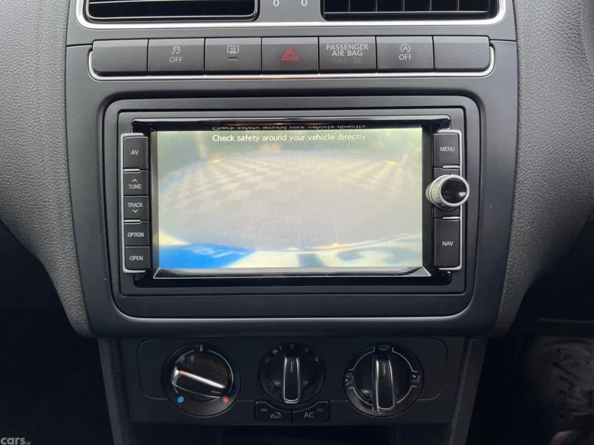 Volkswagen Polo Hatchback, Petrol, 2013, White
