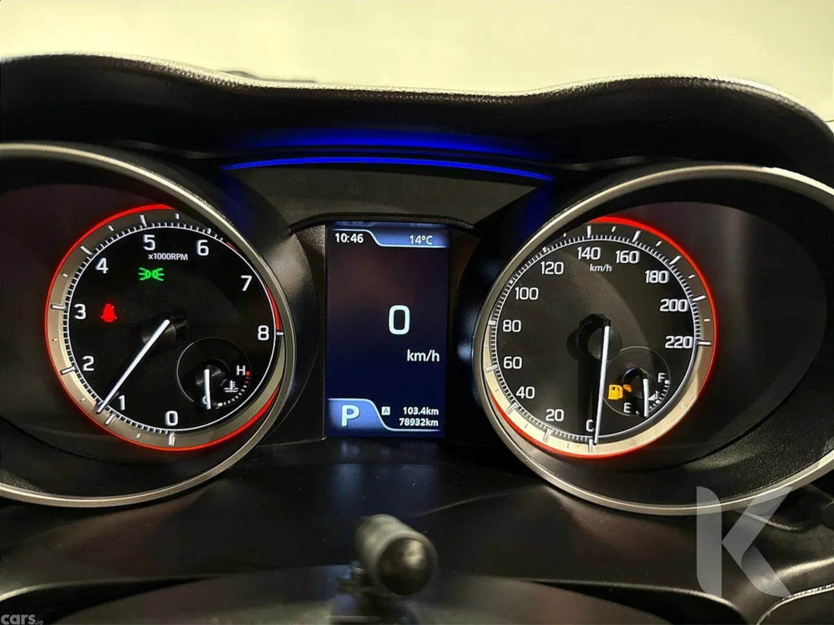 Suzuki Swift Hatchback, Petrol Hybrid, 2021, White