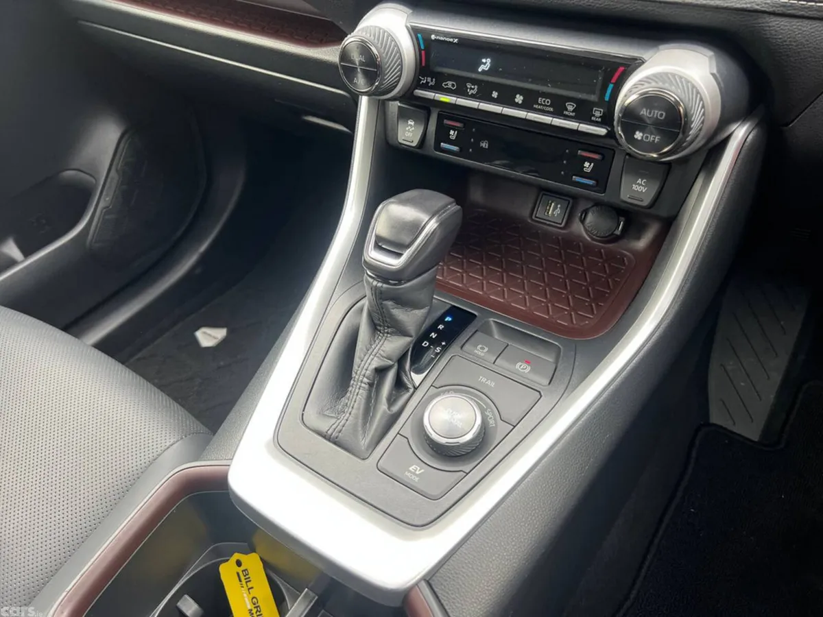 Toyota RAV4 SUV, Petrol Hybrid, 2023, White
