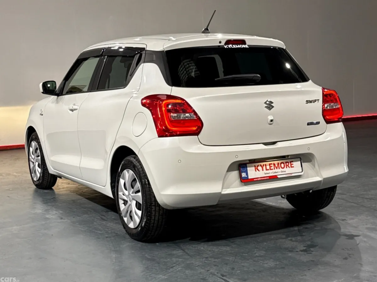 Suzuki Swift Hatchback, Petrol Hybrid, 2021, White