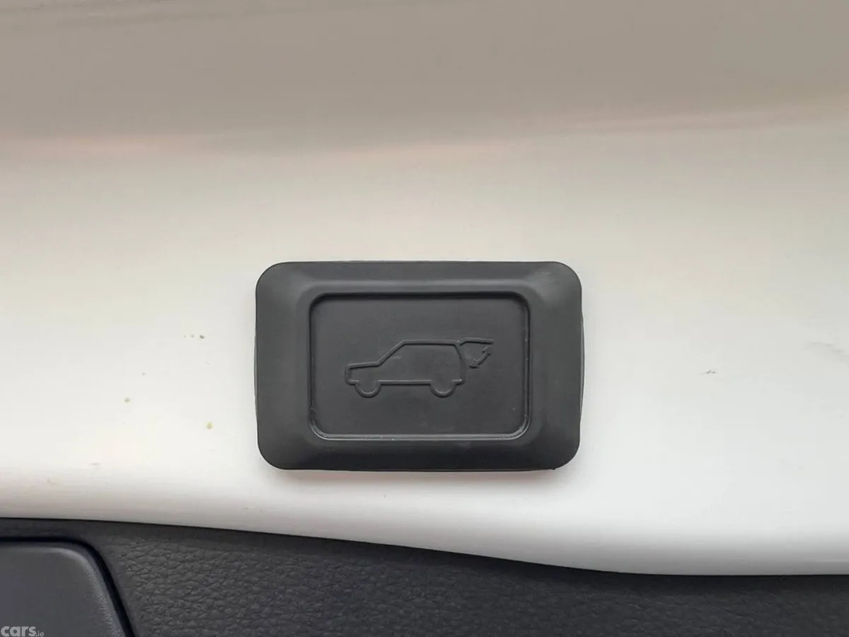 Toyota RAV4 SUV, Petrol Hybrid, 2023, White