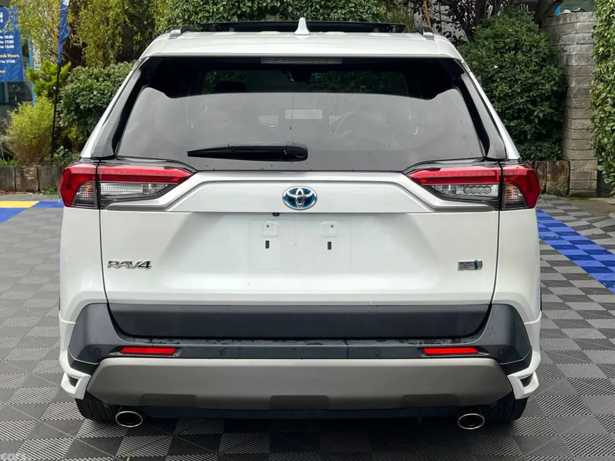 Toyota RAV4 SUV, Petrol Hybrid, 2023, White