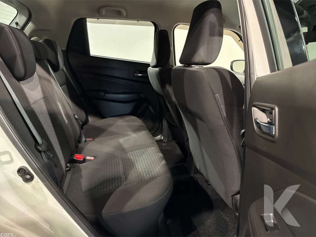 Suzuki Swift Hatchback, Petrol Hybrid, 2021, White