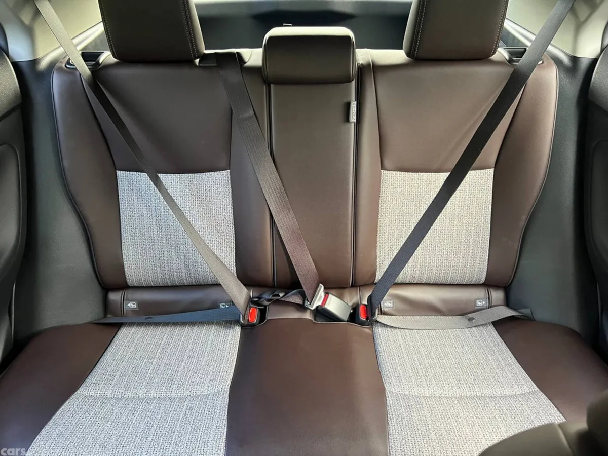 Toyota Yaris Cross Hatchback, Petrol Hybrid, 2021, Black