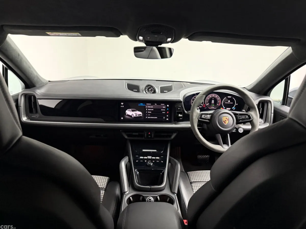 Porsche Cayenne Coupe, Petrol Plug-in Hybrid, 2024, Grey