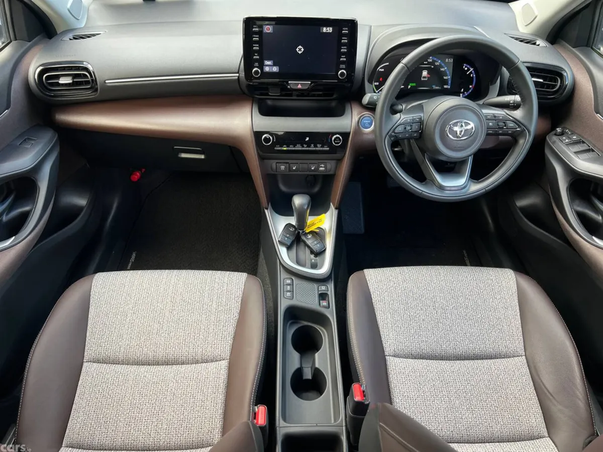 Toyota Yaris Cross Hatchback, Petrol Hybrid, 2021, Black