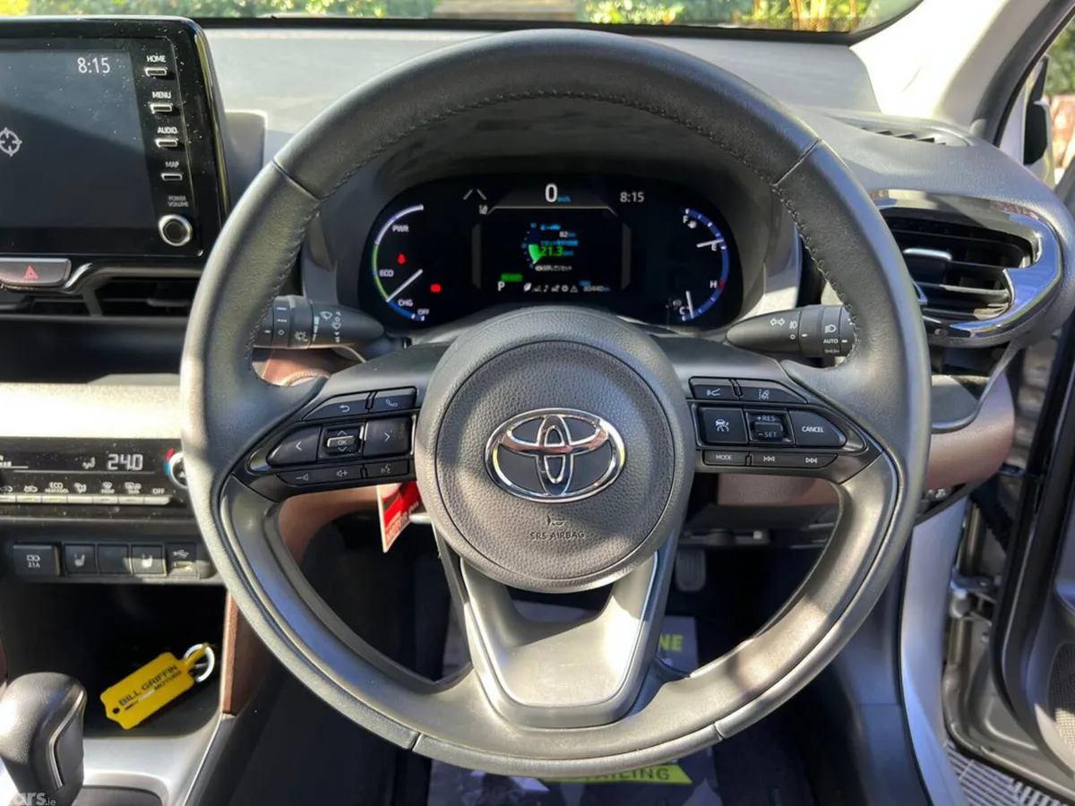 Toyota Yaris Cross Hatchback, Petrol Hybrid, 2021, Silver