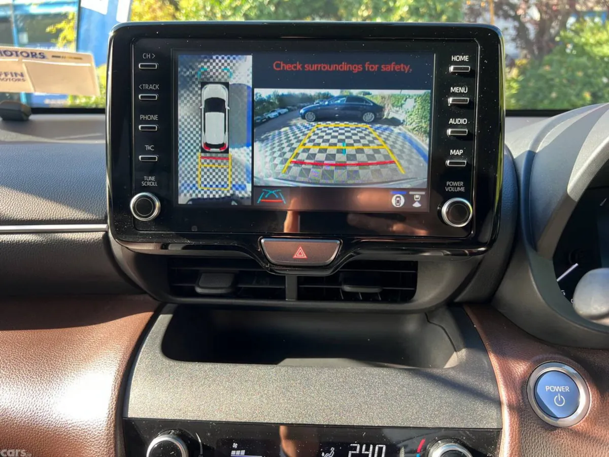 Toyota Yaris Cross Hatchback, Petrol Hybrid, 2021, Silver