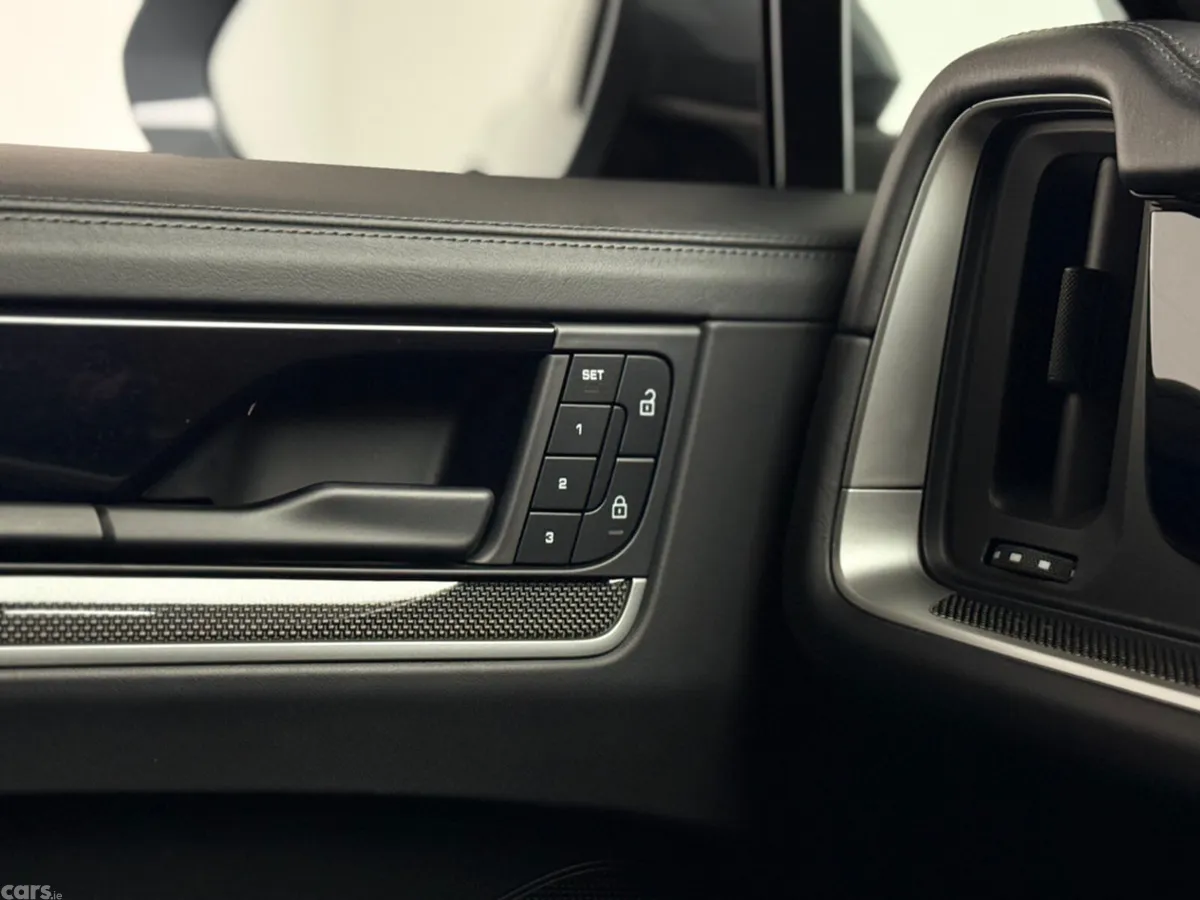 Porsche Cayenne Coupe, Petrol Plug-in Hybrid, 2024, Grey