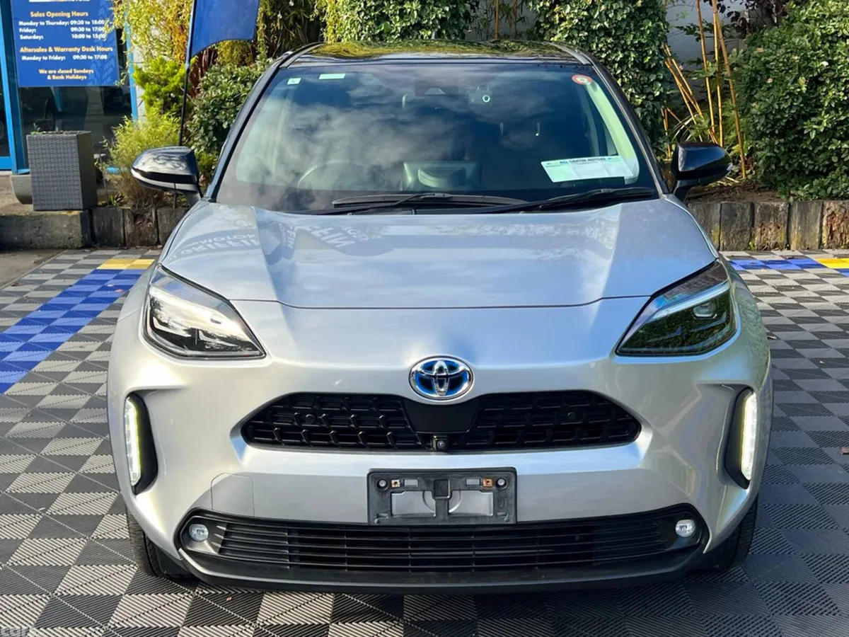 Toyota Yaris Cross Hatchback, Petrol Hybrid, 2021, Silver