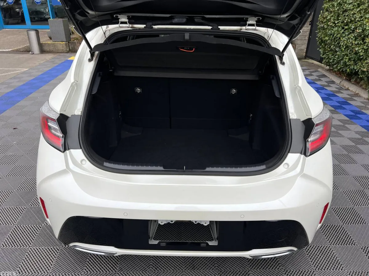 Toyota Corolla Hatchback, Petrol Hybrid, 2018, White