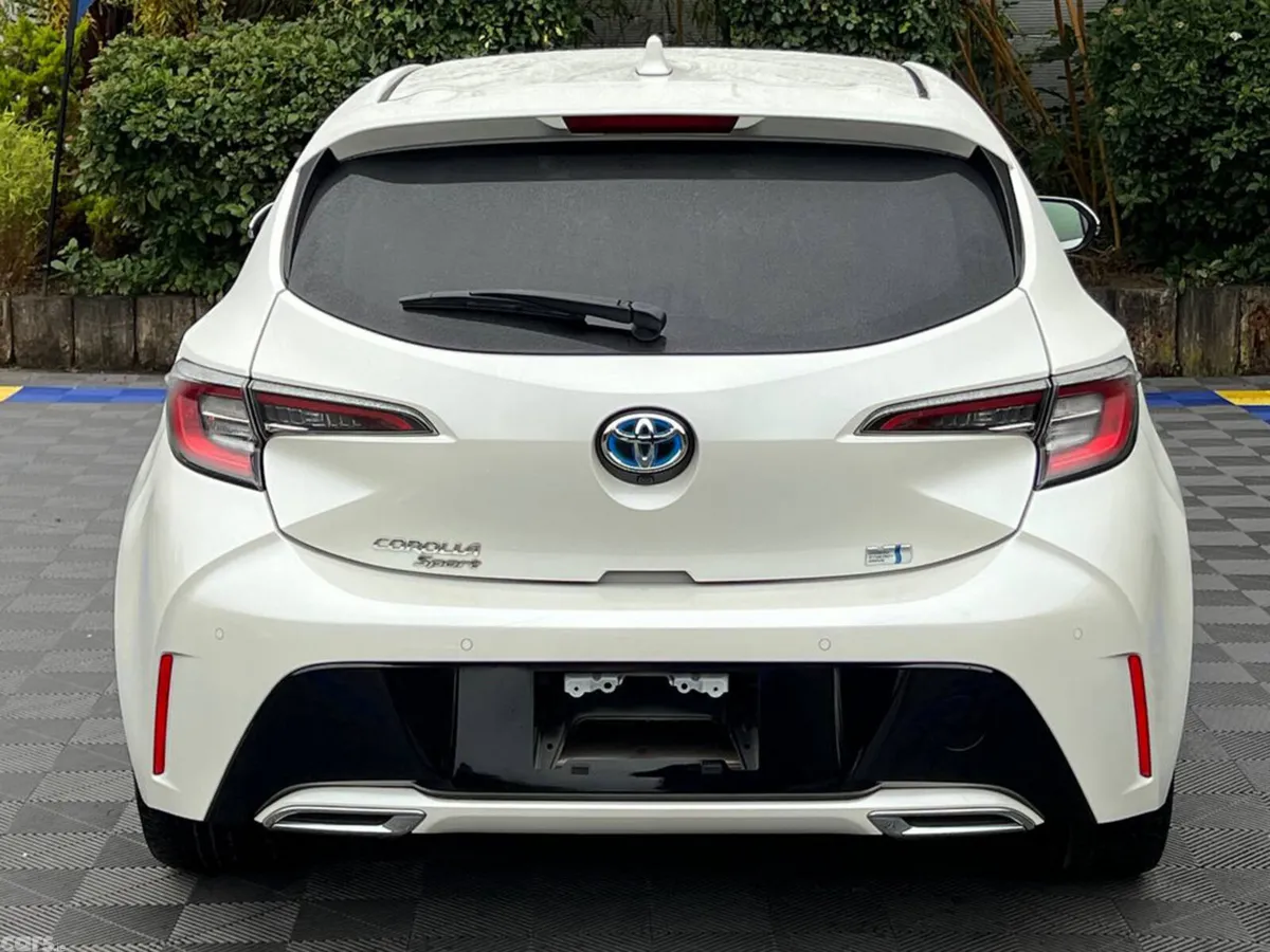 Toyota Corolla Hatchback, Petrol Hybrid, 2018, White
